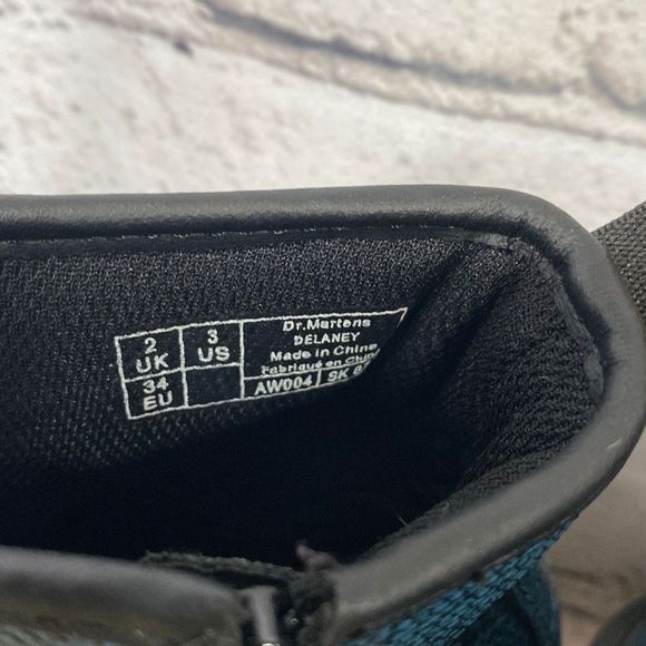 Dr Martens Delaney Blue Python Print Combat Boots Size 3/34 - Picture 8 of 10